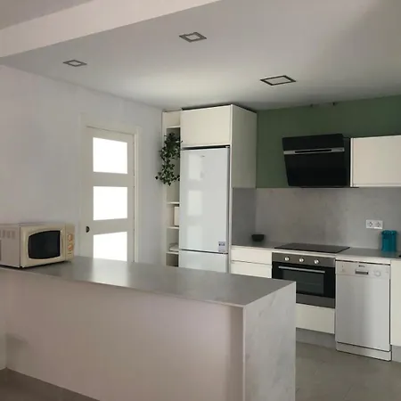 Muy Cerca De La Playa Apartment *